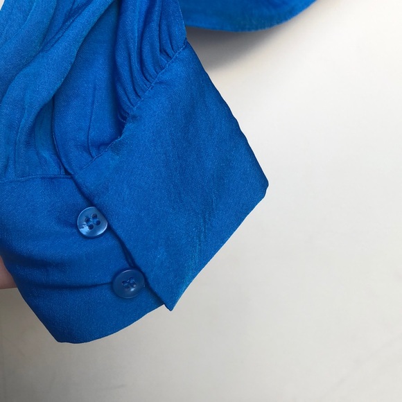 Bar III Front Twist Blouse Beacon Blue NWT - Picture 3 of 7